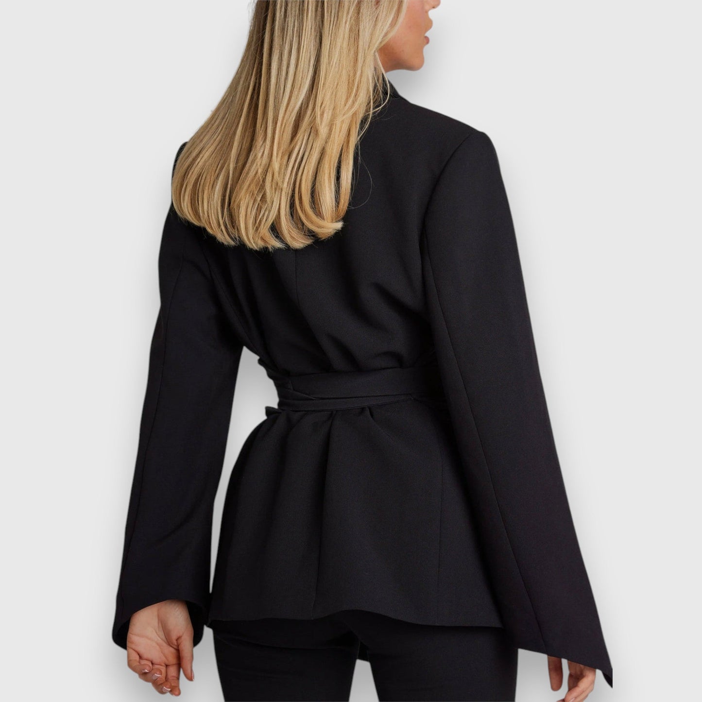 Blazer Ceinturé Élégant Jarela