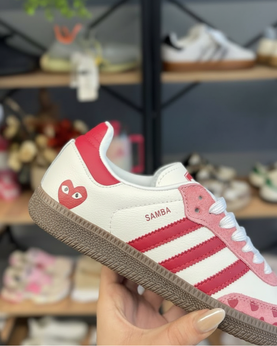 Sneakers "Cupidon" — Édition Coeurs & Suède Vintage