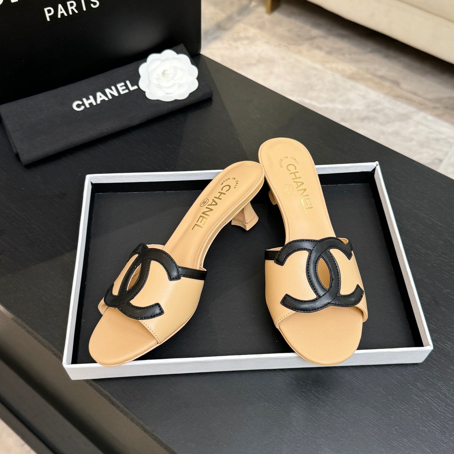 Mules "Rivoli" — Édition Signature
