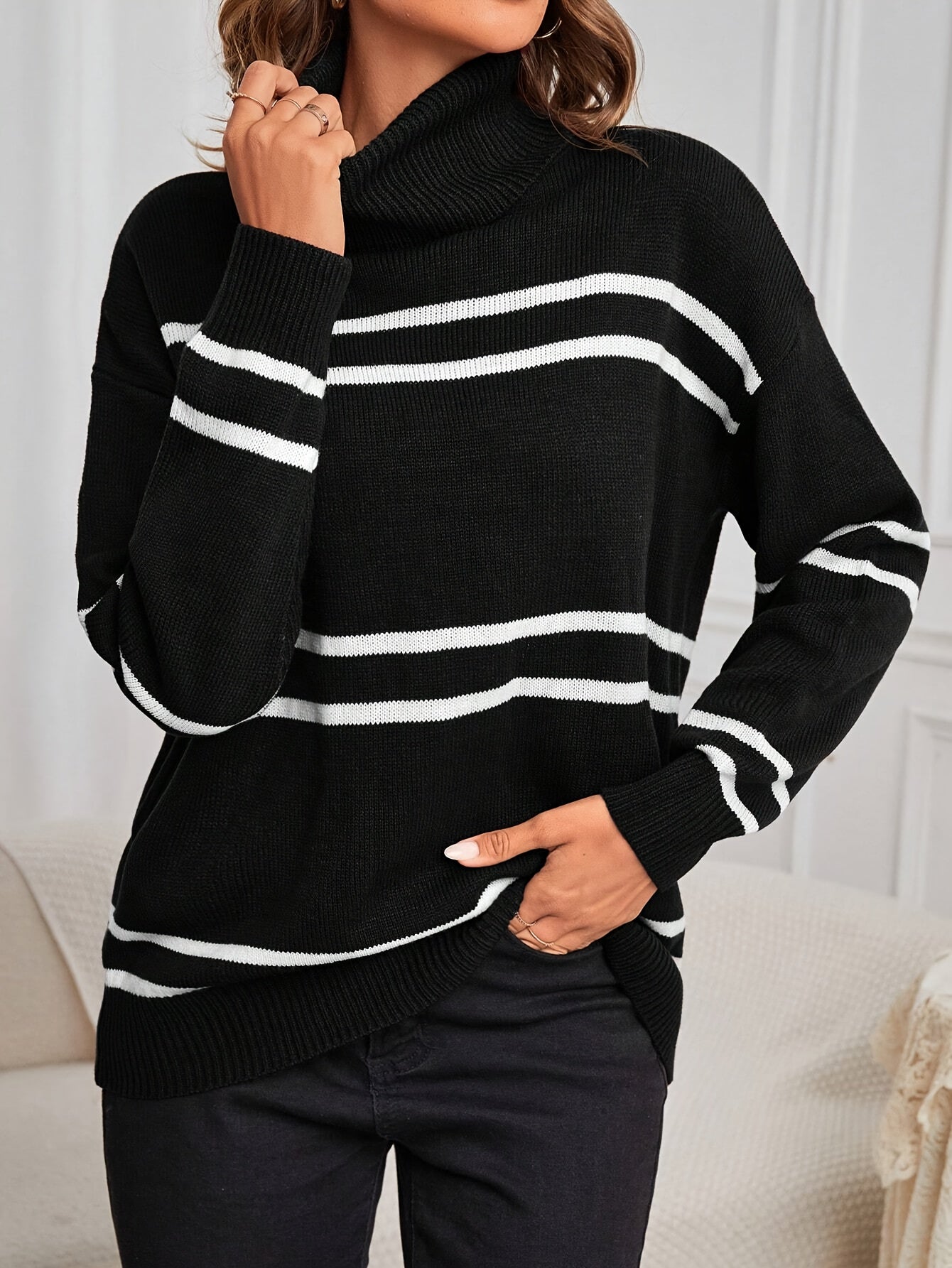 Thea – Maglione a Collo Alto a Righe