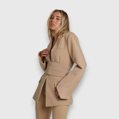 Jarela – Blazer con cintura
