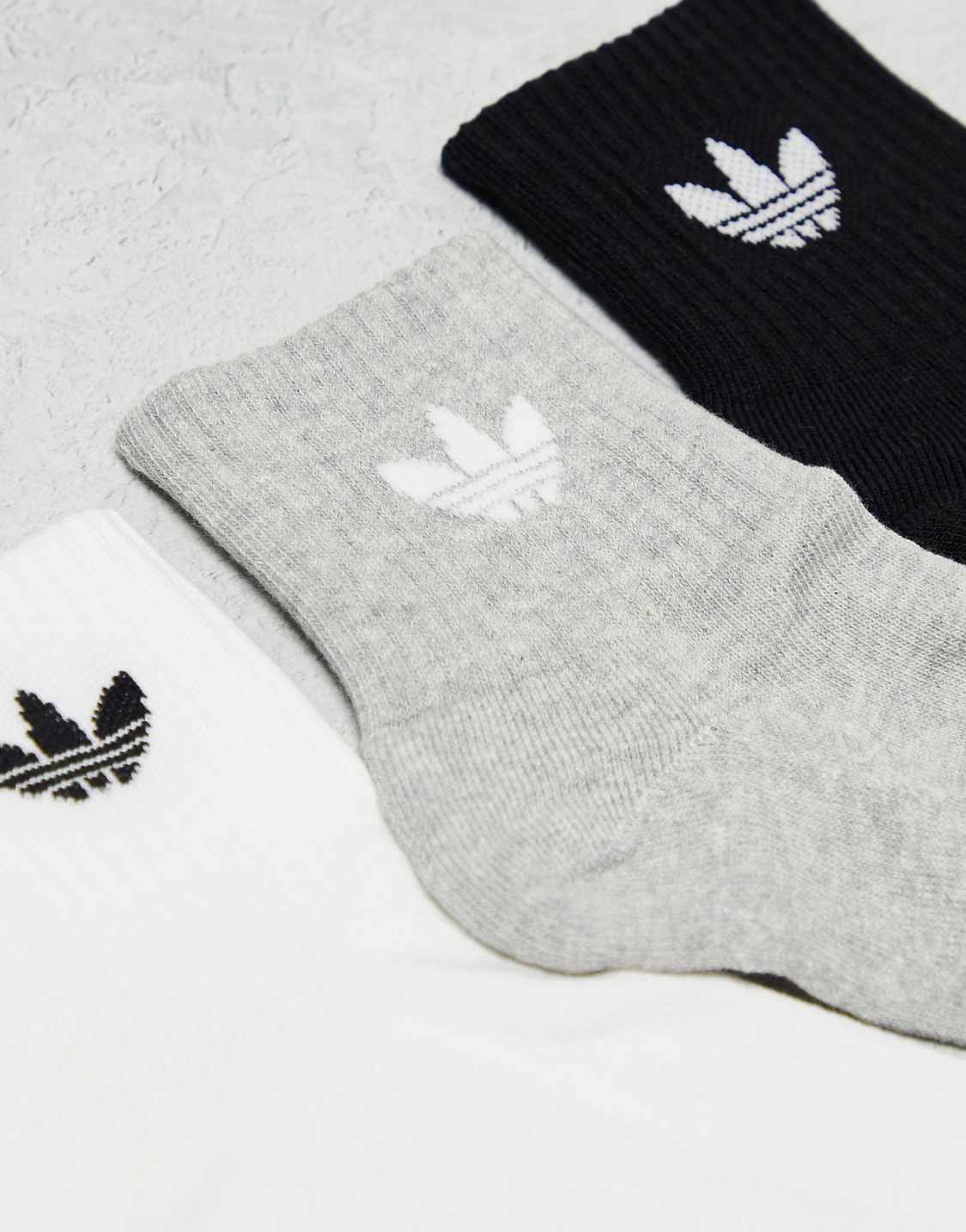 Lot de 6 paires de chaussettes mi-mollet adidas Originals en noir, gris et blanc