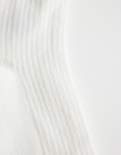 Pack de 2 paires de chaussettes mi-mollet à volants adidas Originals en noir et blanc