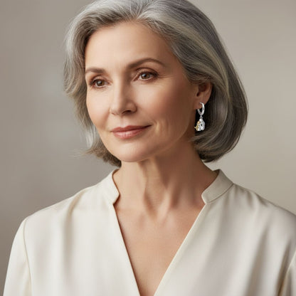 Ginny™ - Boucles d'Oreilles Charm Chien (Fermoir Rond)