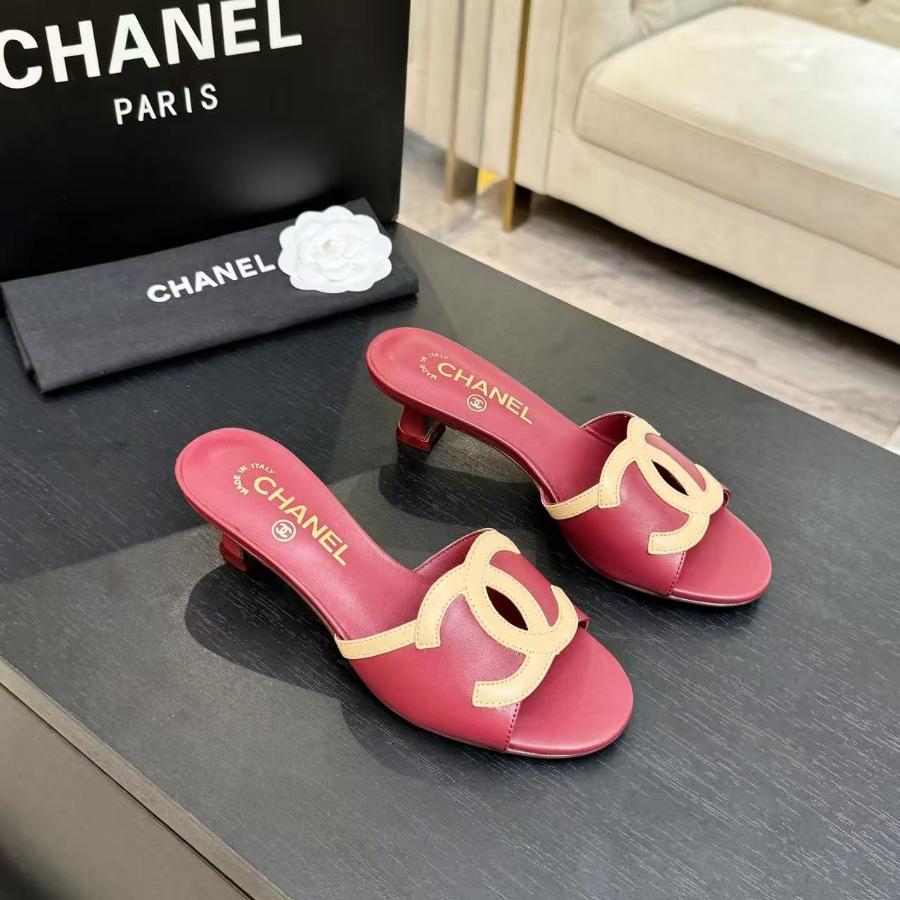 Mules "Rivoli" — Édition Signature