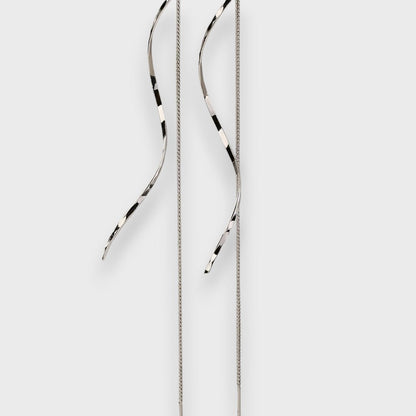 Elwira – Orecchini lunghi con forma a onda