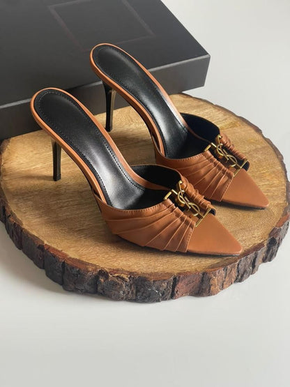 Mules "Vendôme" — Cuir Verni & Boucle Signature