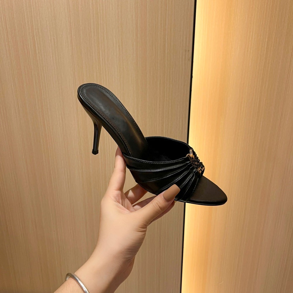 Mules "Vendôme" — Cuir Verni & Boucle Signature