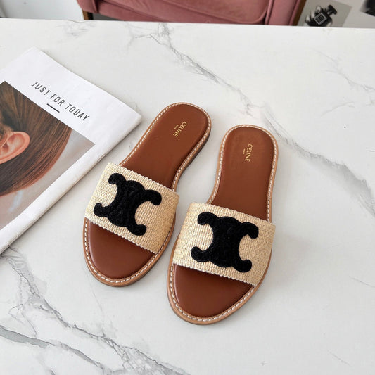 Les Sandales "Nomade" — Raffia & Signature Iconique