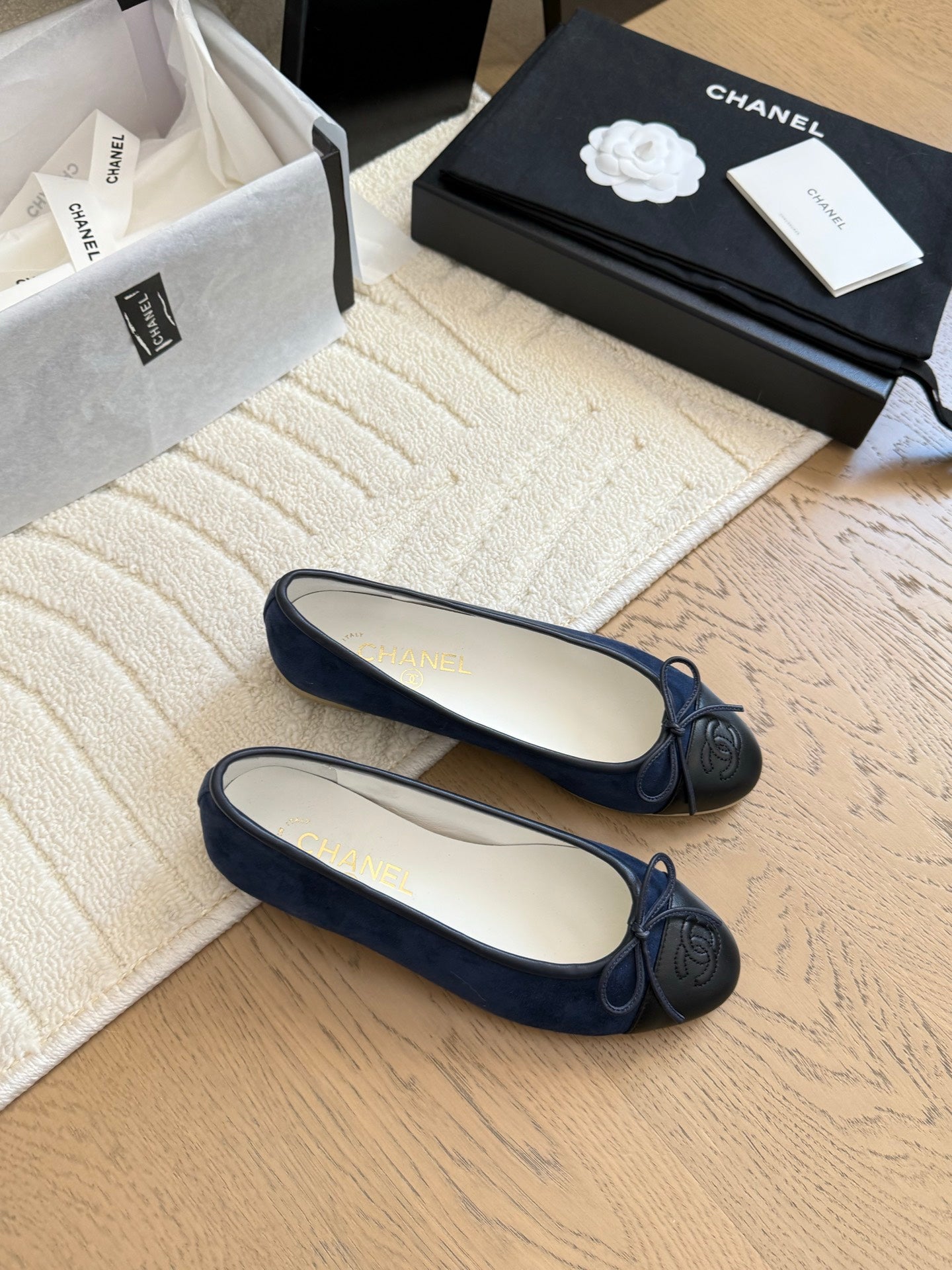 Ballerines "Intemporelles" — Cuir & Daim Signature