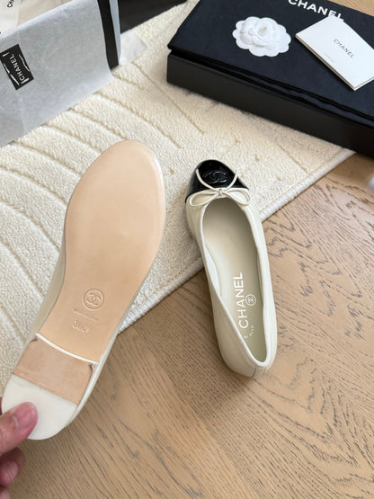 Ballerines "Intemporelles" — Cuir & Daim Signature