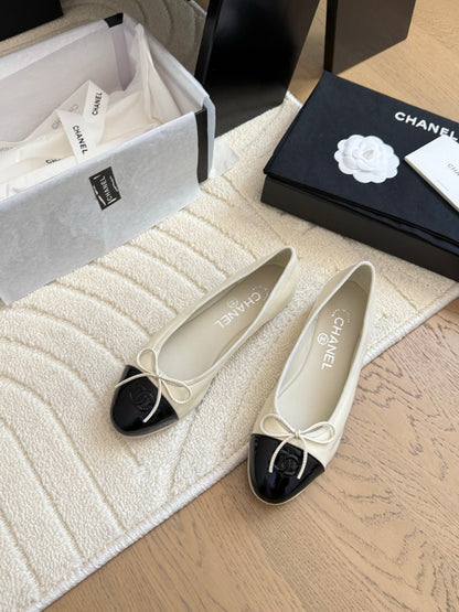 Ballerines "Intemporelles" — Cuir & Daim Signature