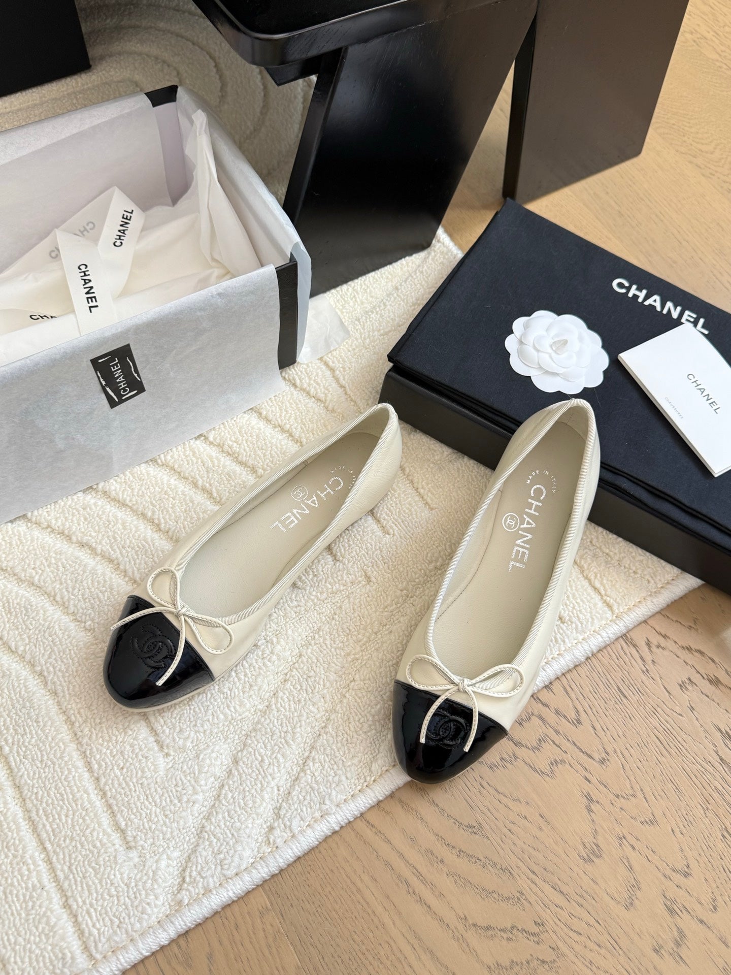 Ballerines "Intemporelles" — Cuir & Daim Signature