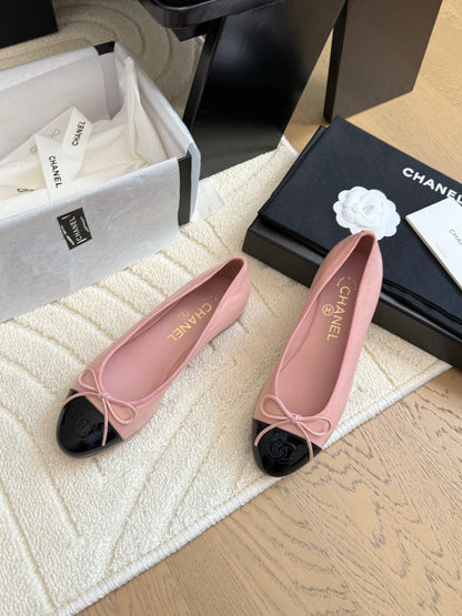 Ballerines "Intemporelles" — Cuir & Daim Signature