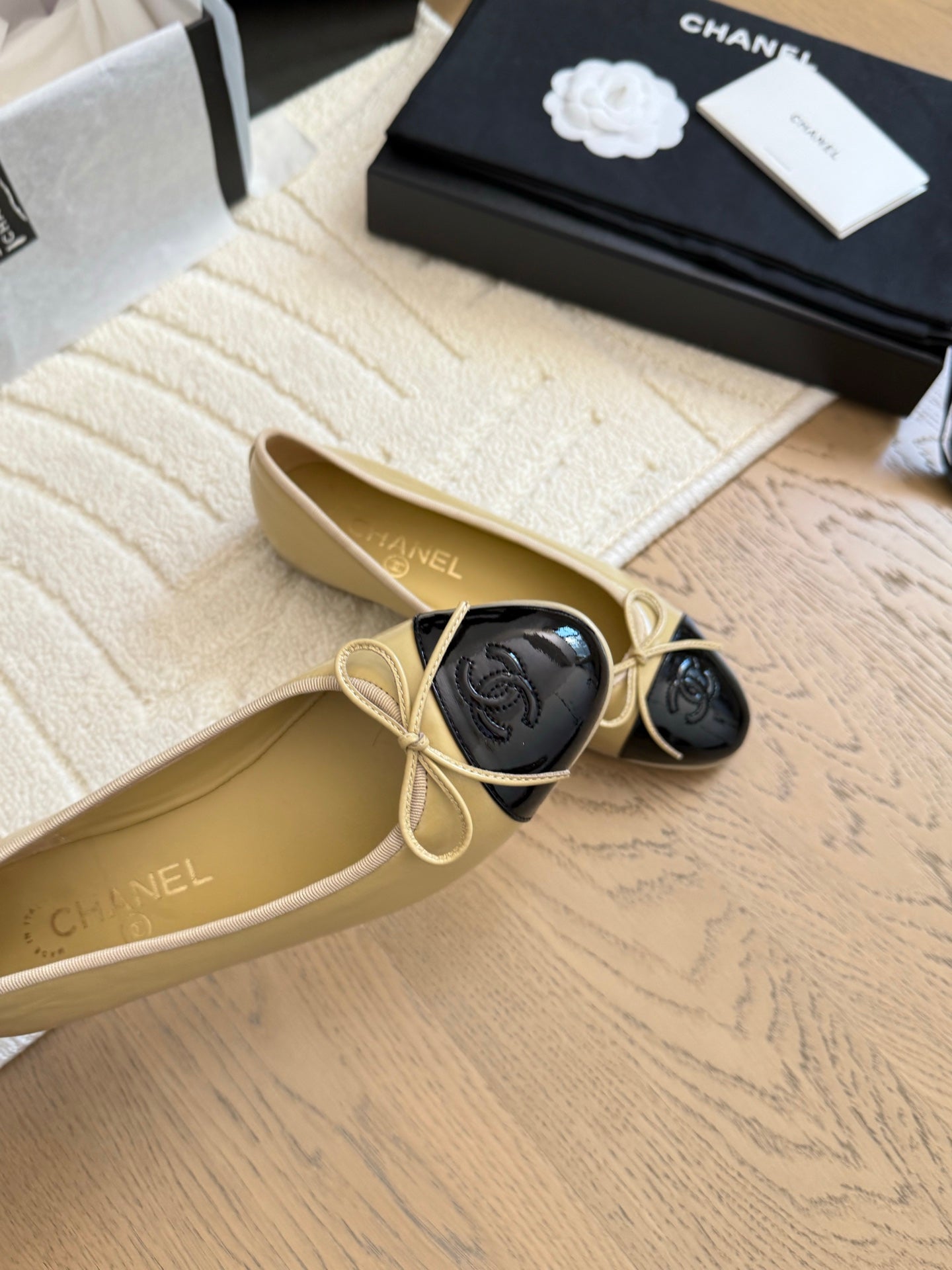 Ballerines "Intemporelles" — Cuir & Daim Signature