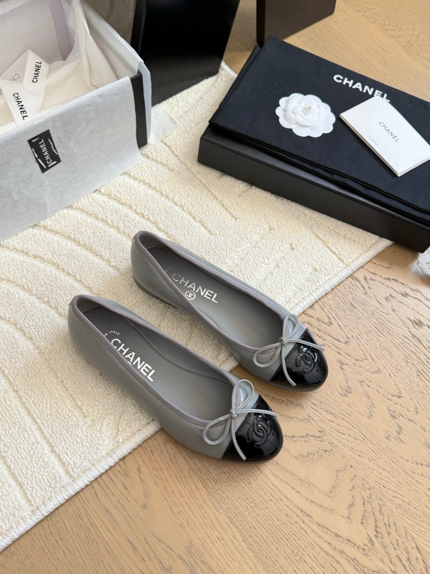 Ballerines "Intemporelles" — Cuir & Daim Signature