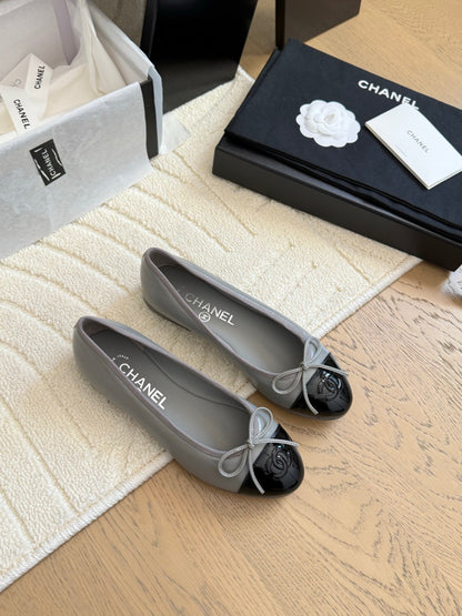 Ballerines "Intemporelles" — Cuir & Daim Signature