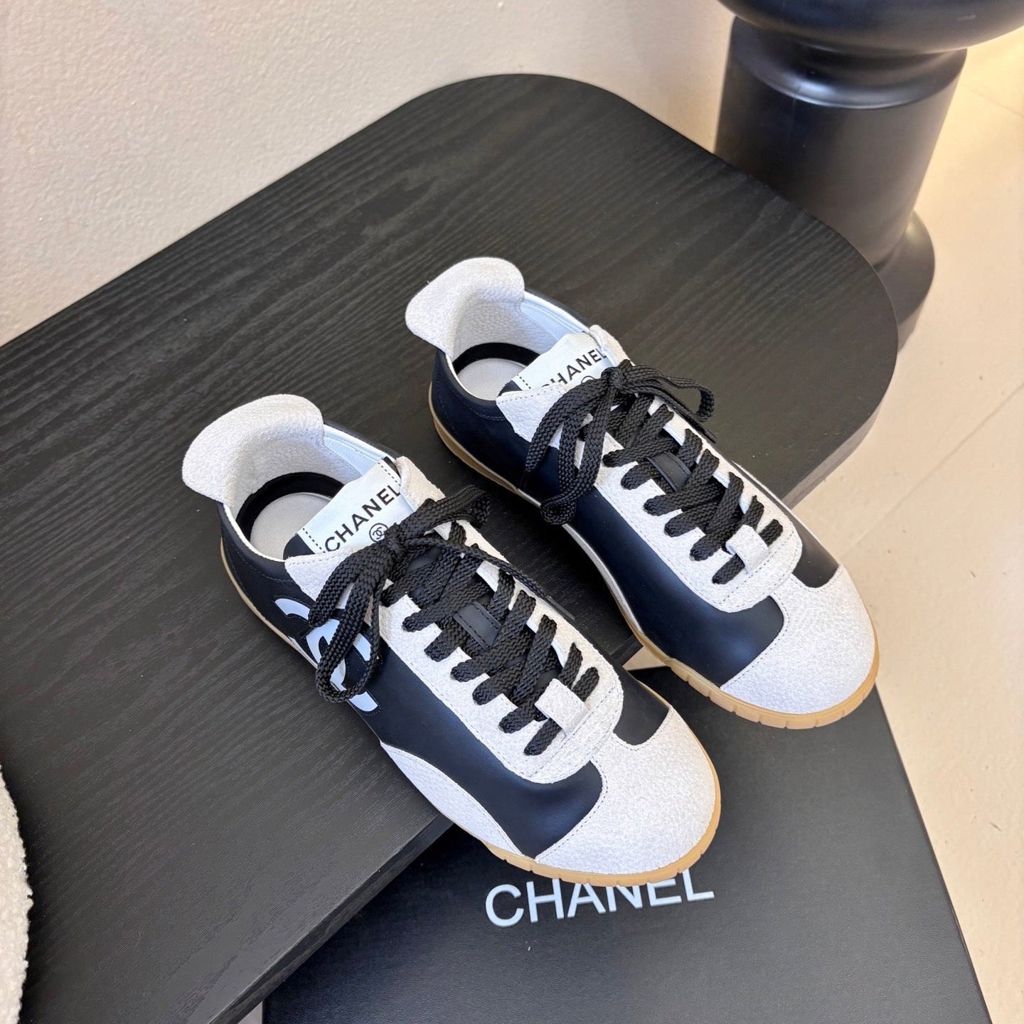 Sneakers "L'Urbaine" — Cuir & Daim Signature